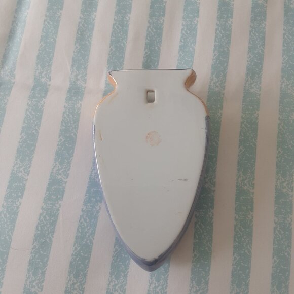 Vintage 8" Cone Shaped Lusterware Wall Pocket. Bird. Made in Japan - Picture 2 of 6